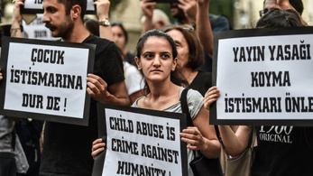Gyereket rabolt, halálra verték a török férfit