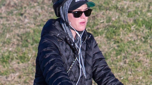 Ha melege van, akkor nézze meg, mennyire fázik most Katy Perry!