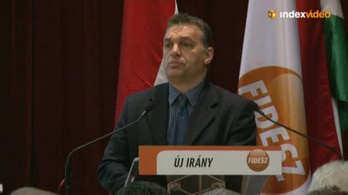 Orbán: Állnak már a zászlók!