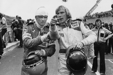 78 májusa, Belgium, Lauda és Hunt is kiesik egy többautós balesetben. Majd megbeszélik, hogy történt. Ezután Hunt már csak alig több, mint egy éven át volt Forma-1-es pilóta, az 1979-es monacói futam után elege lett, és visszavonult.  32 évesen ki is szállt a Forma-1-ből. Lauda is visszavonult 79-ben, ám 82-ben visszatért, és csak 85 végén hagyta ott a Forma-1-et végleg. 1984-ben újra világbajnok lett.