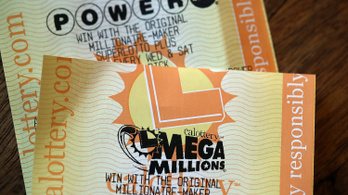 543 millió dollárt nyertek csapatépítő lottózáson, de nem mondanak fel