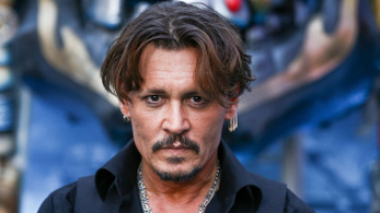 Johnny Depp verekedős balhéja miatt csúszik a Notorious B.I.G.-film