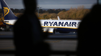 Többszáz milliós bírságot kaphat a Ryanair, ha nem szedi magát össze