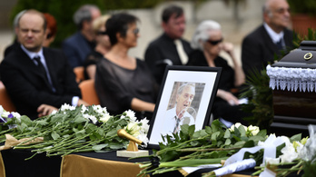 Elbúcsúztatták Szepesi Györgyöt a Farkasréti temetőben