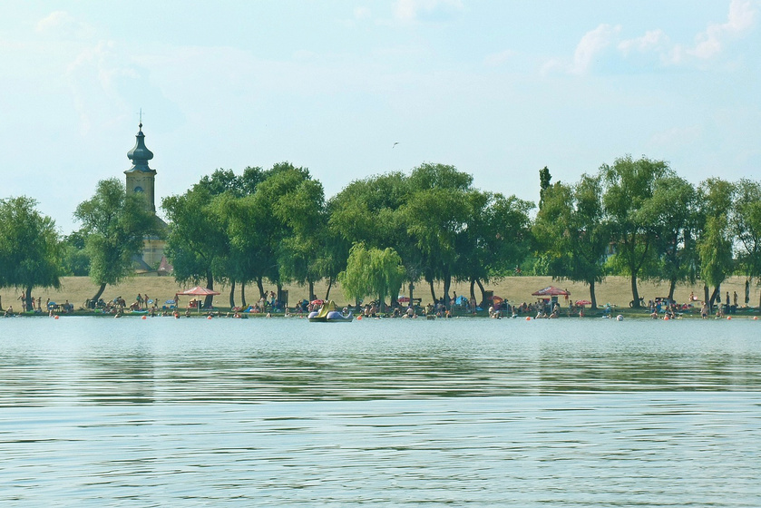 Bűbájos falu a Tisza-tó partján: itt van az egyik leghangulatosabb szabad strand
