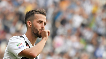 Bebetonozta magát a Juventushoz a mindent tudó középpályás