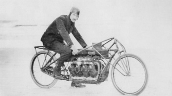 A Curtiss megcsinálja az elektromos V8-as motorkerékpárt