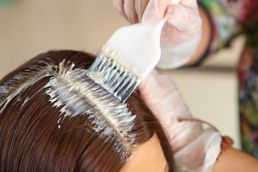 Duzzanatot és nehézlégzést is okozhat a hajfestés: íme, az erősen allergizáló összetevők listája