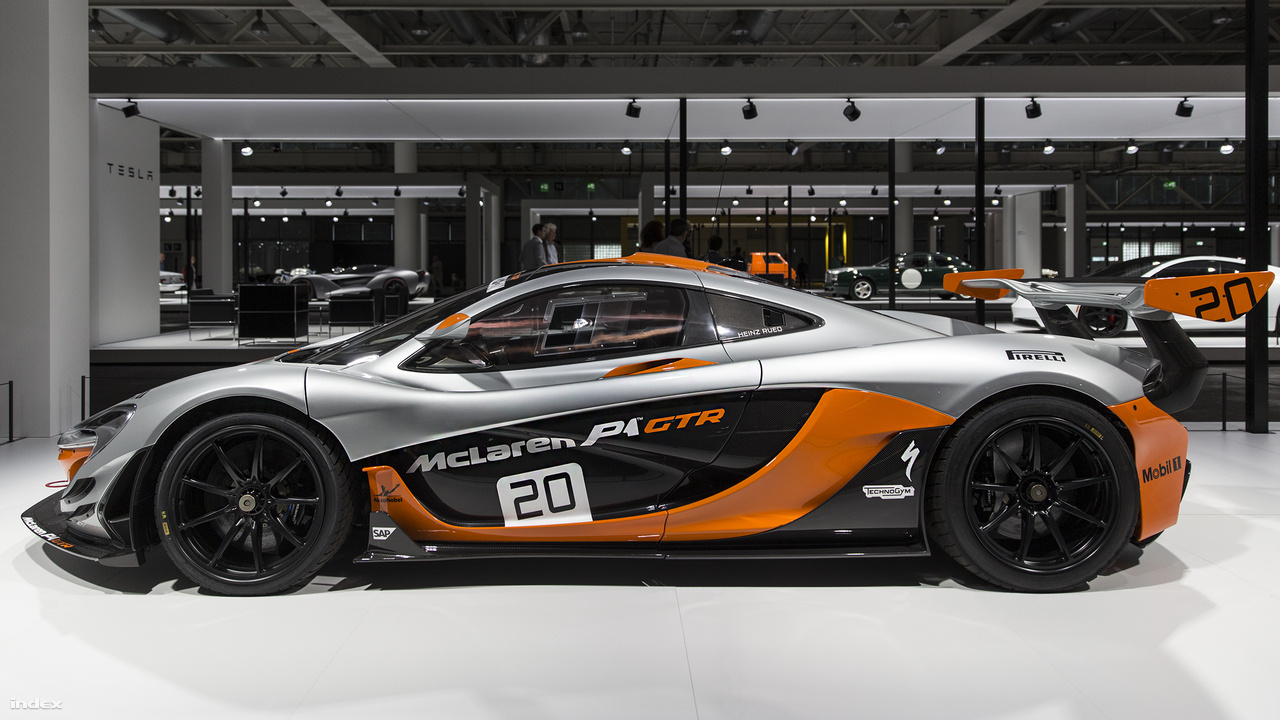 McLaren P1 GTR, 2015. A McLaren P1 986 lóerős versenyváltozatát, a GTR-t negyven példányban gyártotta a brit cég, és eredetileg csak P1-tulajdonosok vásárolhattak belőle. 