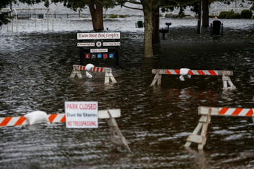 New Bern, Észak.-Karolina: Az áradások okozta károk is jelentősek lehetnek. A hatóságok egymillió ember evakuálását rendelték el.