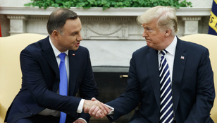 Trump Erődítményt akar a lengyel elnök az országába