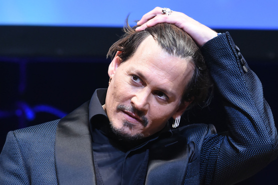 72 órás drogbulik és vodka reggelire – mi történt Johnny Depp-pel?