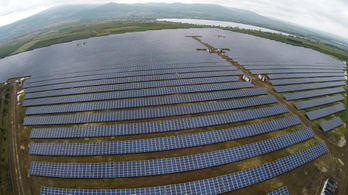 Két várost is ellátni képes naperőművet épít Mészáros