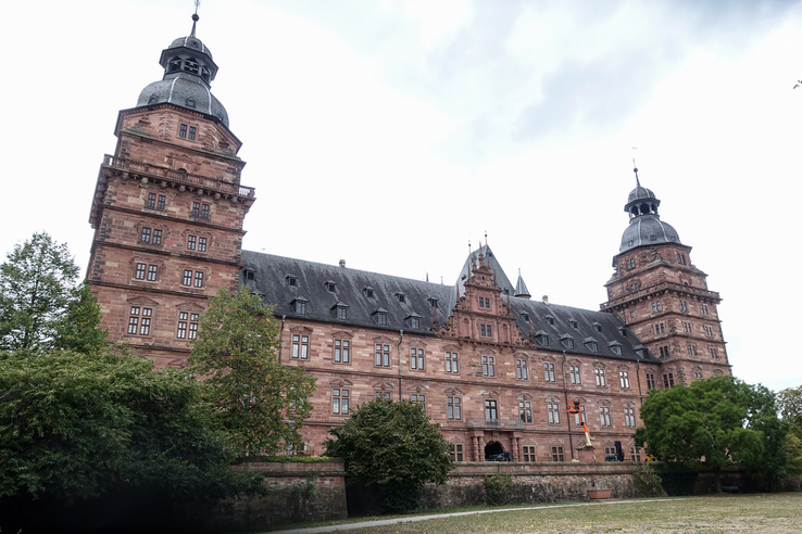 Az aschaffenburgi kastély a hely vörös homokkőből készült, ami nagyon szép, de folyamatos felújítást kíván