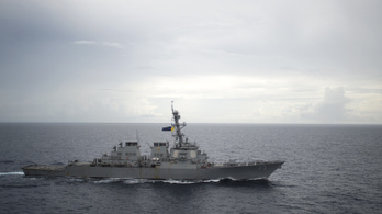 41 méterről keménykedett egy kínai hadihajó egy amerikaival