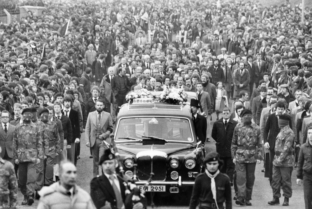 Bobby Sands temetése Belfastban, a fogoly éhezése 66. napján hunyt el.