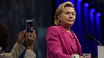 Hillary Clinton elítéli a brit konzervatívokat a Sargentini-jelentés miatt