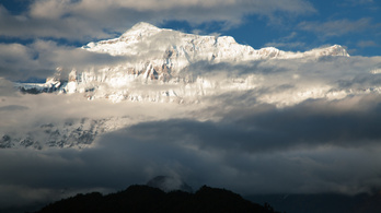 Hóvihar söpörte el az alaptábort, kilenc hegymászó meghalt a Himaláján