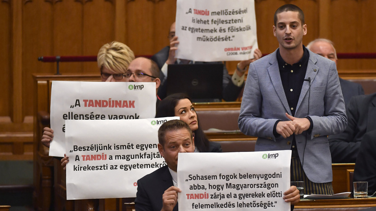 Kövér Orbán-idézetek miatt kizárta az LMP tagjait a parlament üléséről