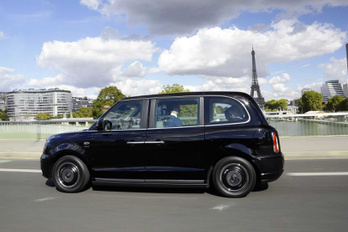 Már Párizsban is használható az új London Taxi