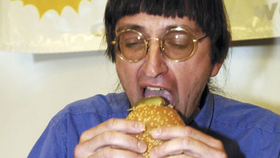 39 év alatt 725 kilónyi zsírt evett meg a Big Mac rajongó