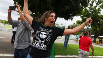 A brazil Trump és a lecsukott exelnök jelöltje között dől el az elnökválasztás