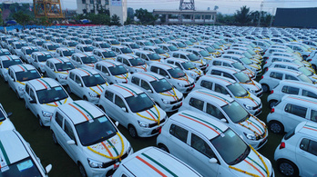600 autót osztott szét dolgozói között egy indiai milliárdos
