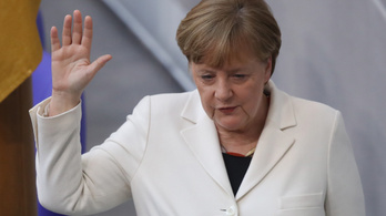 Merkel távozik a pártelnöki posztról, 3 év múlva visszavonul