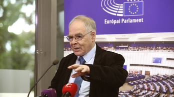 Schöpflin György: A kormány nem engedheti, hogy a CEU rektora zsarolja