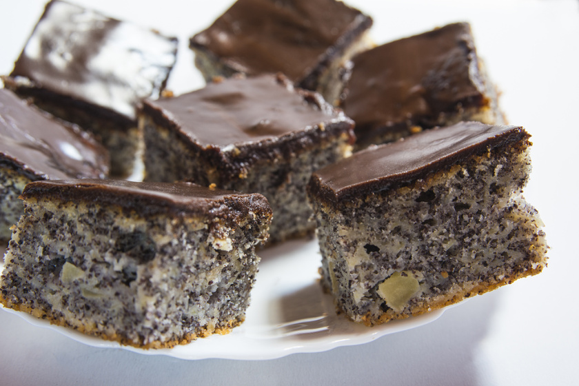Gluténmentes, csokis-mákos kevert süti: gyorsan elkészíthető desszert szilveszterre