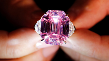 30 és 50 millió dollár között kelhet el egy rózsaszín gyémánt Genfben