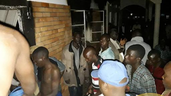 Kirúgott diákok gyújtottak fel egy iskolát Ugandában, többen bent égtek