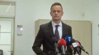 Szijjártó: Magyar diplomaták kísérték Gruevszkit