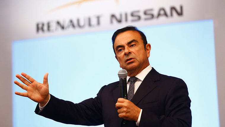 A Renault is kihátrál Carlos Ghosn mögül