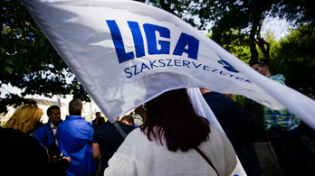 Még két szakszervet tiltakozik a fideszes túlóra-beadvány miatt