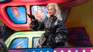 Rita Ora nagyon beégett a hálaadásnapi playbackkel