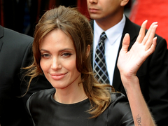 Ma 36 éves Angelina Jolie