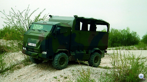 Mungo páncélozott szállító jármű a FUMO alapjain 
                        
