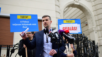 Médiabojkottot hirdet a Jobbik a fideszes álhírgyárak ellen