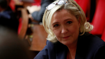 Marine Le Pen: Választani kell Merkel és Orbán között