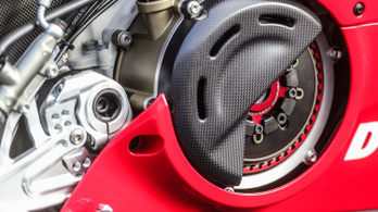 A Ducati visszahozza a csörgést: mégis száraz kuplungot kap a Panigale V4R