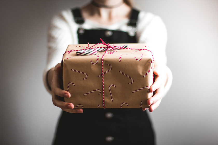 Minden 5. magyar adott már tovább karácsonyra kapott ajándékot: te köztük vagy?