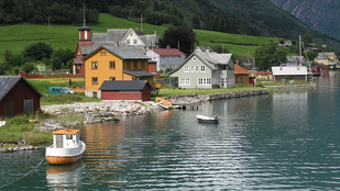 Tökéletes úti cél introvertáltaknak: ebben a norvég faluban több a könyv, mint az ember