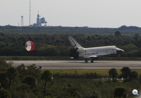 2008. február 20. Visszatérés az STS-122-es számú küldetésből, aminek során a Colombus laborral bővítették a Nemzetközi Űrállomást.