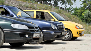 Teszt Fiat Seicento Sporting 1.1 (1999), Mercedes Benz E200 aut. 2.0 (1996), Opel Omega TD 2.5 (1995)