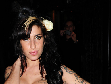 Amy Winehouse: huszonhét év, két stúdióalbum, millió botrány és rajongó