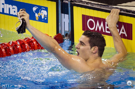 A magyar Kis Gergő örül, miután bronzérmet szerzett a férfi 800 m gyorsúszás döntőjében a 14. FINA vizes világbajnokságon, Sanghajban