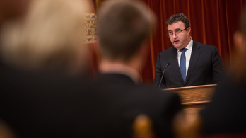 Palkovics: A gazdasági szereplők kérték a túlóratörvényt