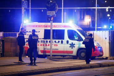 Lövöldözés volt kedd este nem sokkal nyolc óra előtt Strasbourg belvárosában. A városba érkezett Christophe Castaner belügyminiszter éjszakai sajtótájékoztatóján azt mondta, három halálos áldozat van, tizenketten pedig megsebesültek. Hat sérült állapota súlyos, hatan könnyebben sérültek.