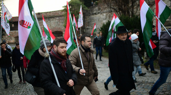 A Jobbik a Sándor-palotánál demonstrált
